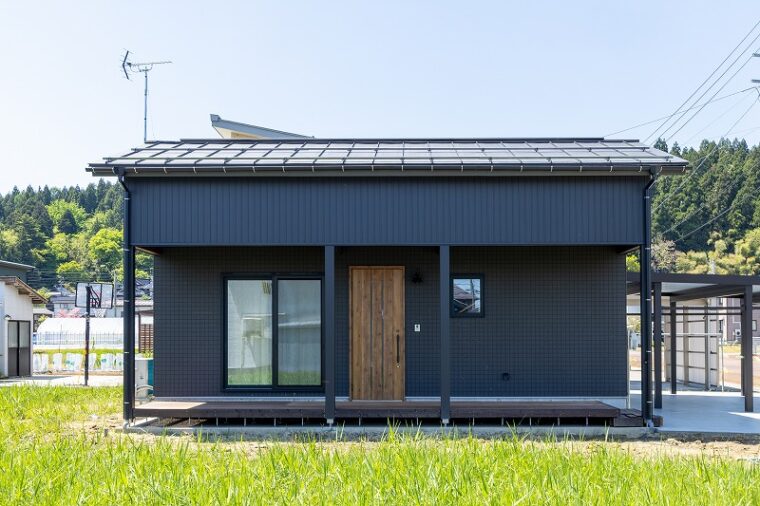 長岡市　高い性能と自然素材の健康長持ち住宅。冬でも暖かい！ 遮熱＋断熱のダブル性能！平屋15坪なのに広々！小さく作り広く暮らす 2024-10