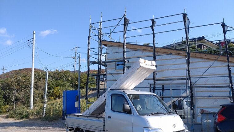 無垢フロアを配送！新潟市西蒲区、新築工事の現場に行ってきました！